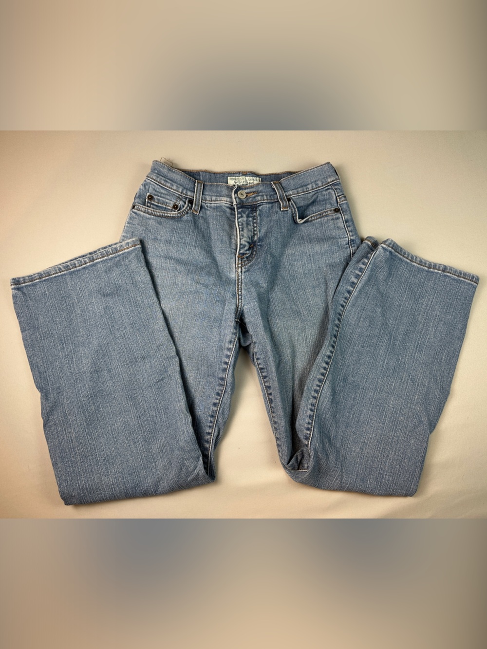 Levi's Perfectly Slimming Jeans Size 6 Short Bootcut Relaxed Fit Denim